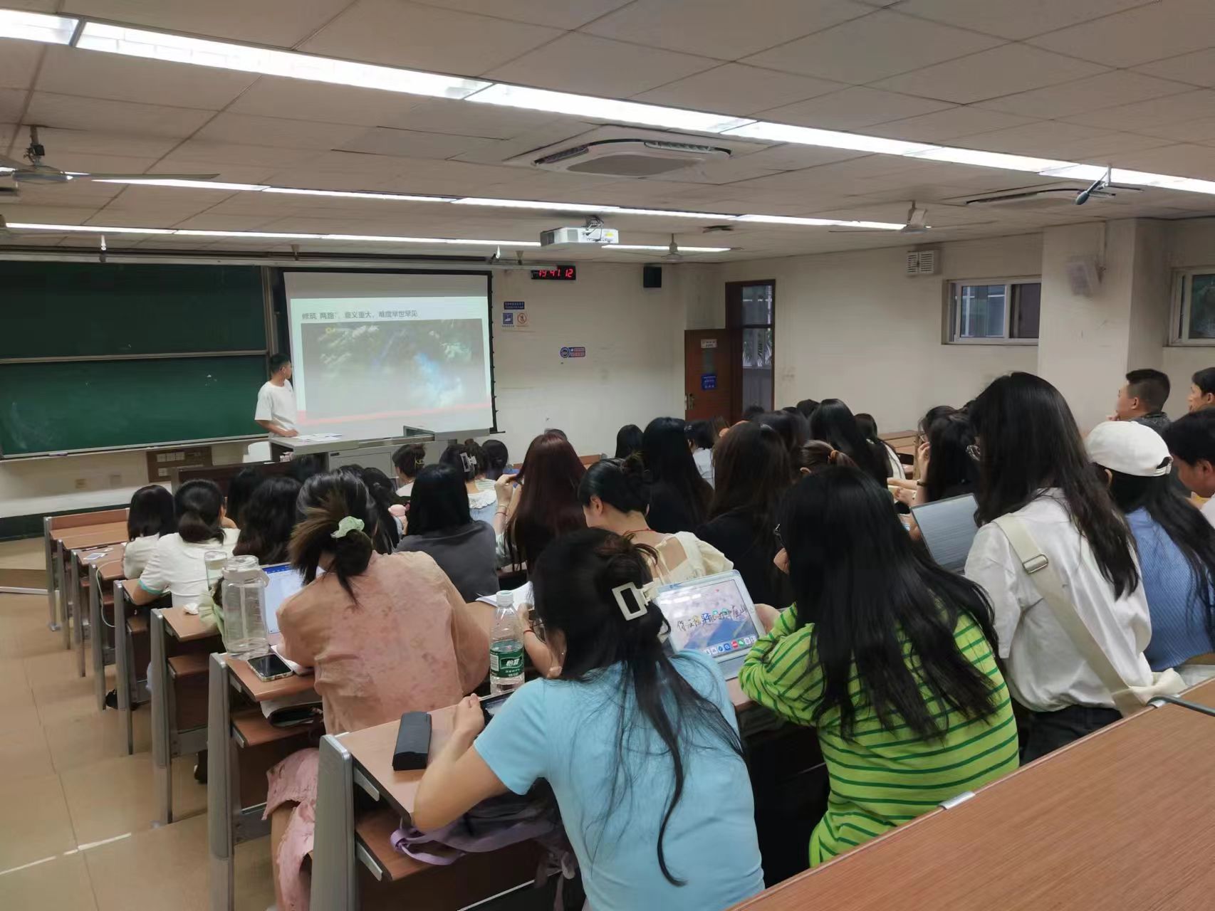 麻豆传媒